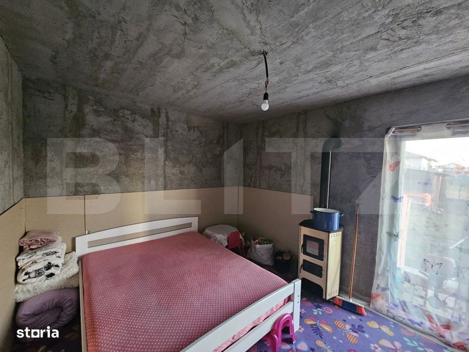 Casa la rosu, P+M, 120 mpu, teren 800 mp, zona Simnicu de sus