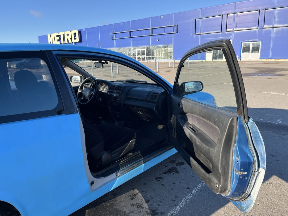 Мазда 323 хэтчбэк 2двери mazda