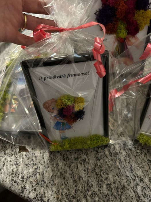 Se apropie cu pasi repezi 8 Martie!
Surprinde-ți persoana iubita din v