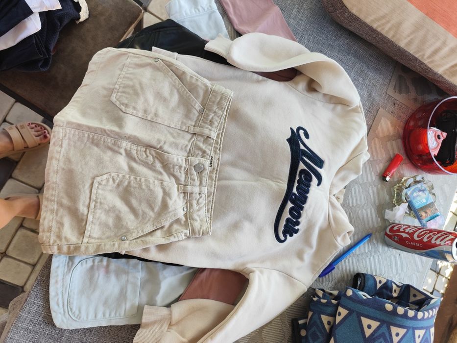 Для девочки 110/116 размер.