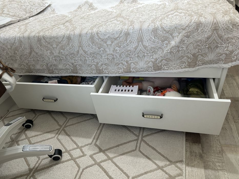 Продам двухспальнюю кровать