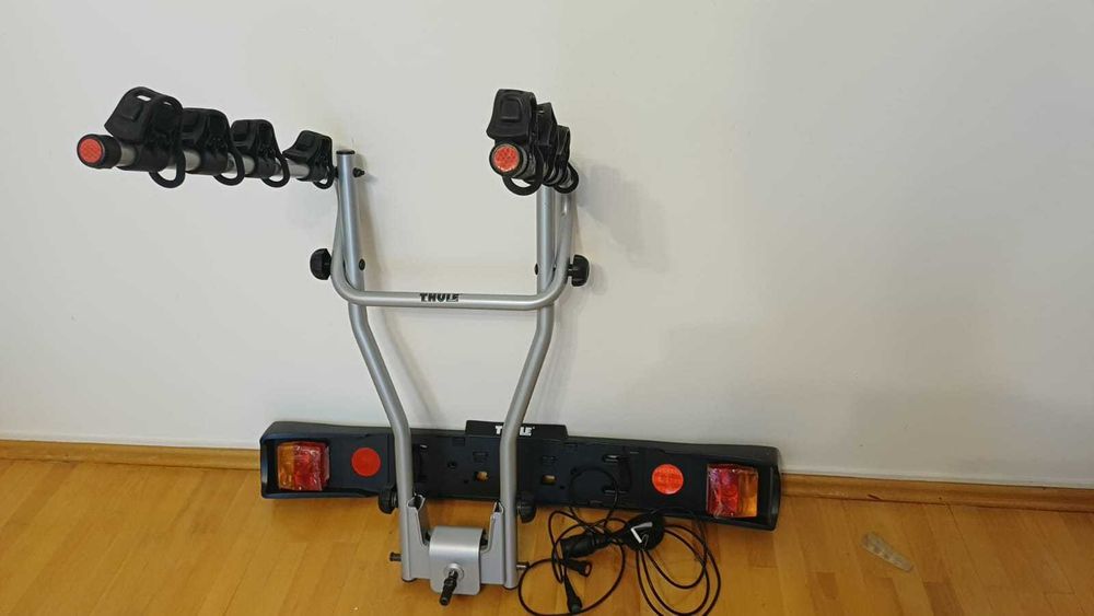 Suport Thule cârlig remorcare – 4 biciclete + light board