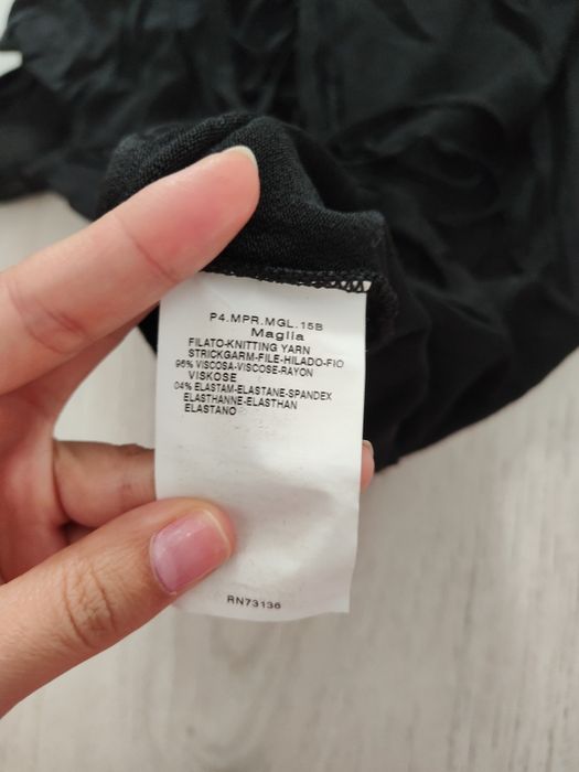 Tricou negru de dama cu mânecă lungă și șireturi la spate, mărimea S