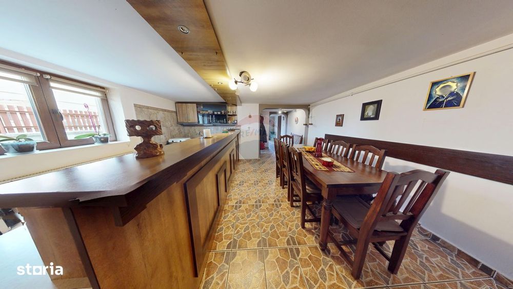 Casă / Vilă cu 4 camere de vânzare în zona Calea Poplacii