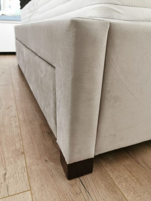 Pat tapițat catifea + saltea