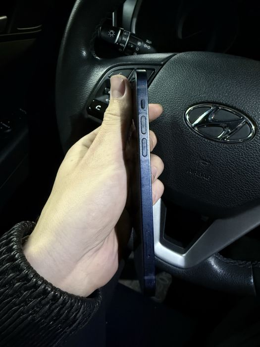 Iphone 12 без ремонта, без царапины, емкость 81%