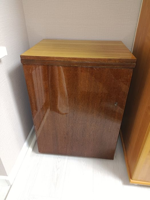 Продам швейную машинку "Чайка"