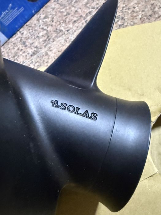 Винт гребной для лодочного мотора