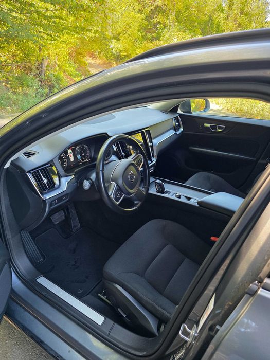 VOLVO V60 2021 — imagine 3