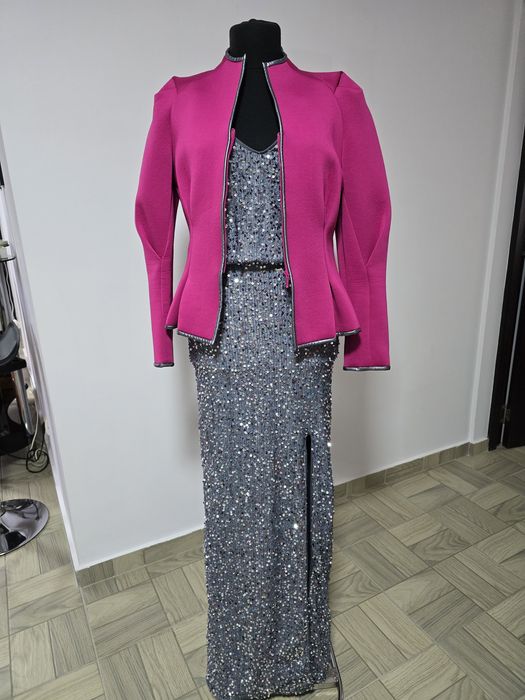 Rochie lunga argintie, model cu crapatura pe picior