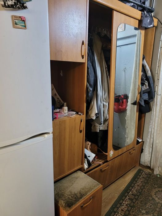 Продам прихожку в коридор