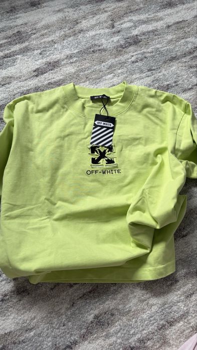 Vand Tricou nou