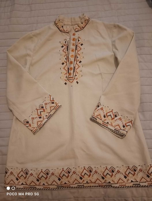 Дамска риза с шевица