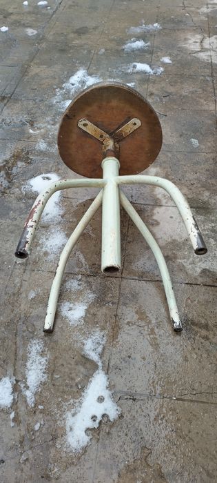 Четирикрако въртящо се столче