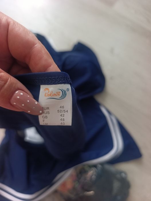 продам купальники 50/52