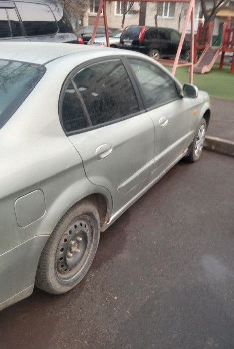 Продам срочно машину