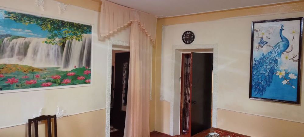 Chuqursoyda zudlik bilan hovlili uy sotiladi