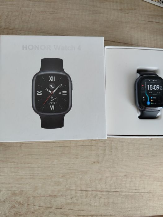 Смарт часовник Honor Watch 4