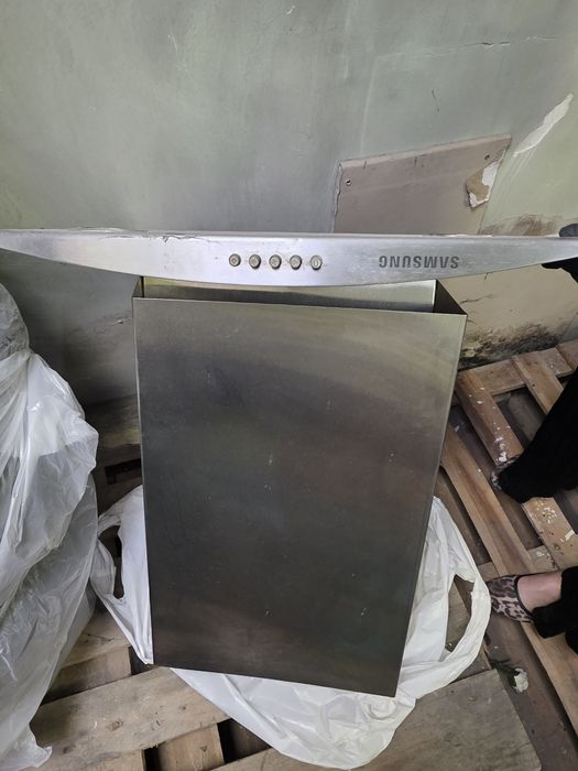 Продам вытяжку Samsyng для кухни