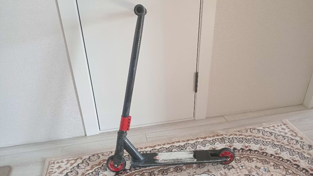 Самокат трюковой продам срочна