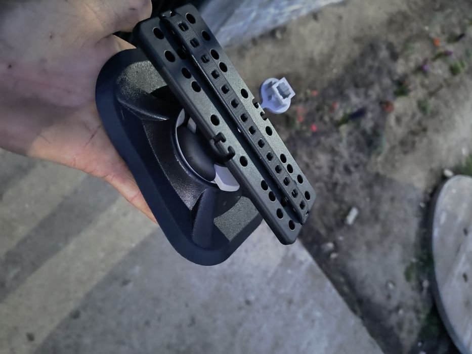 Vând suporti sonar tip RAM pentru barcă