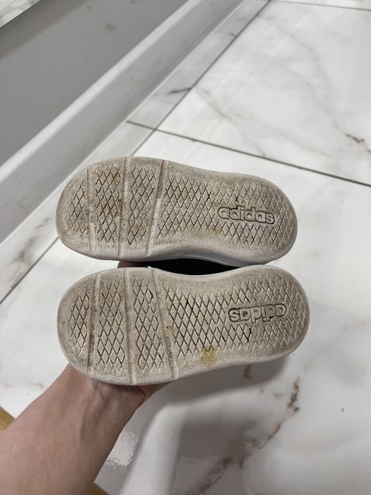 Кроссовки Adidas, 22