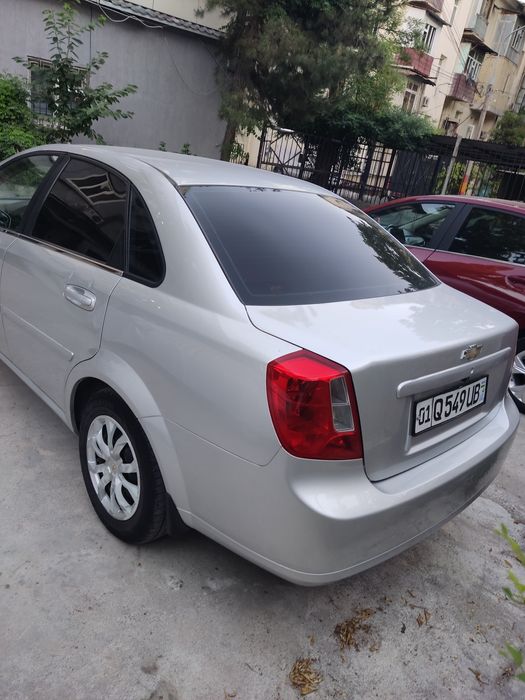 Автомобиль лачетти