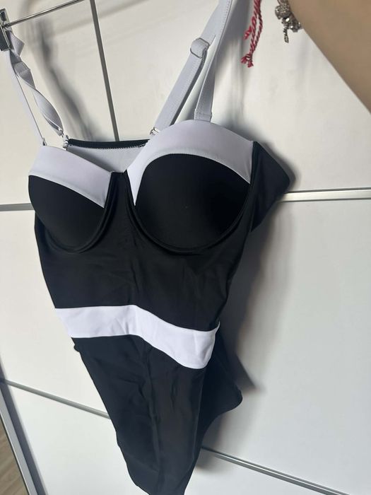 Цял модерен бански