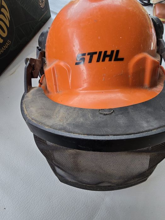 Cască de protecție profesională STIHL (cu antifoane și vizieră metalică)
