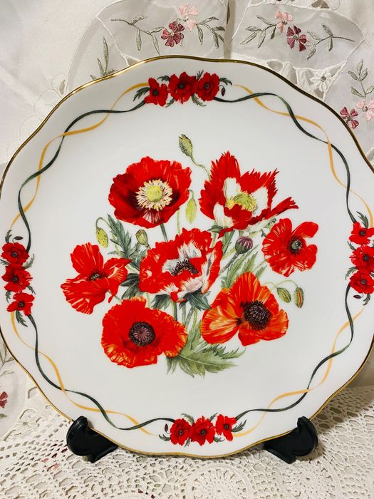 порцеланова чиния за стена