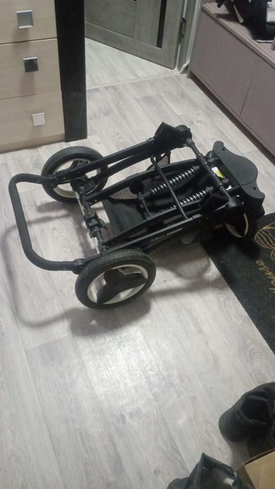 Продам коляску с автокреслом