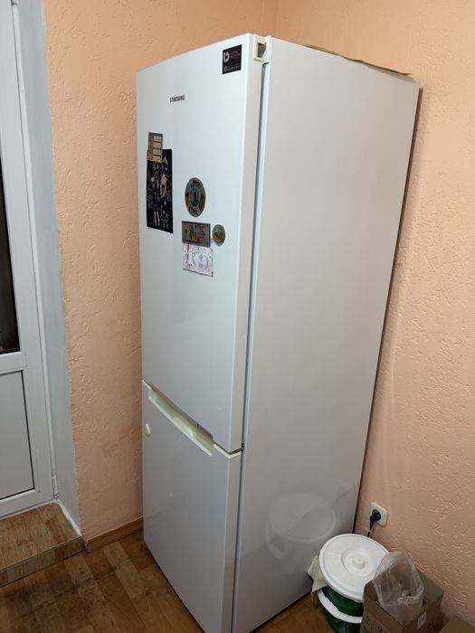 Продам холодильник