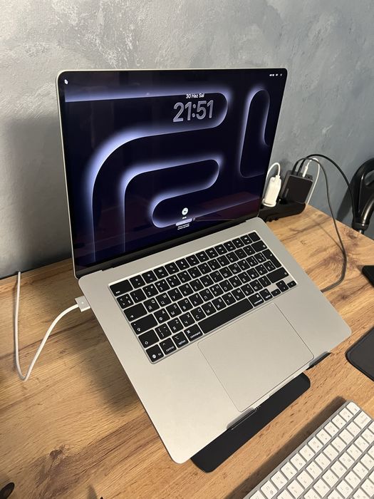 Macbook air m5 15 inc,16gb,1 tb ispace