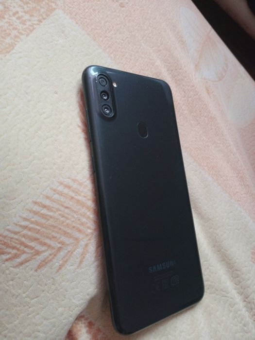 Самсунг а 11 отличный срочно