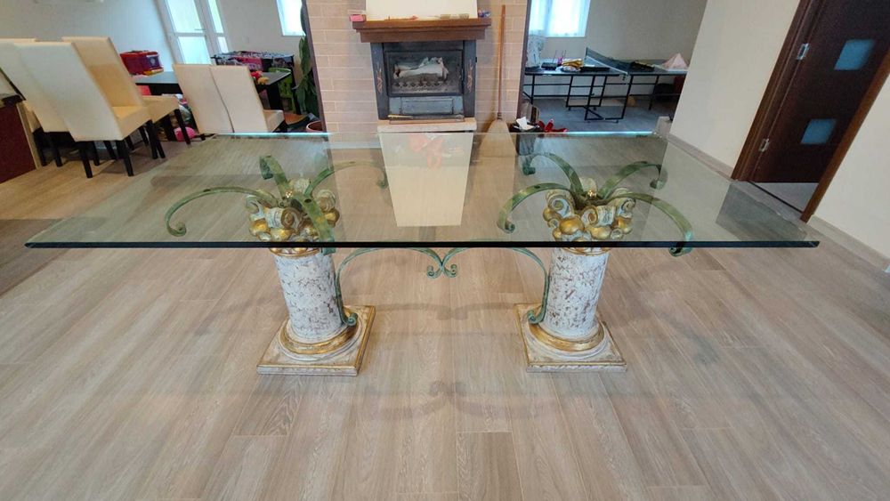 Masa de sticla stil neoclasic cu suport coloane romane/grecesti