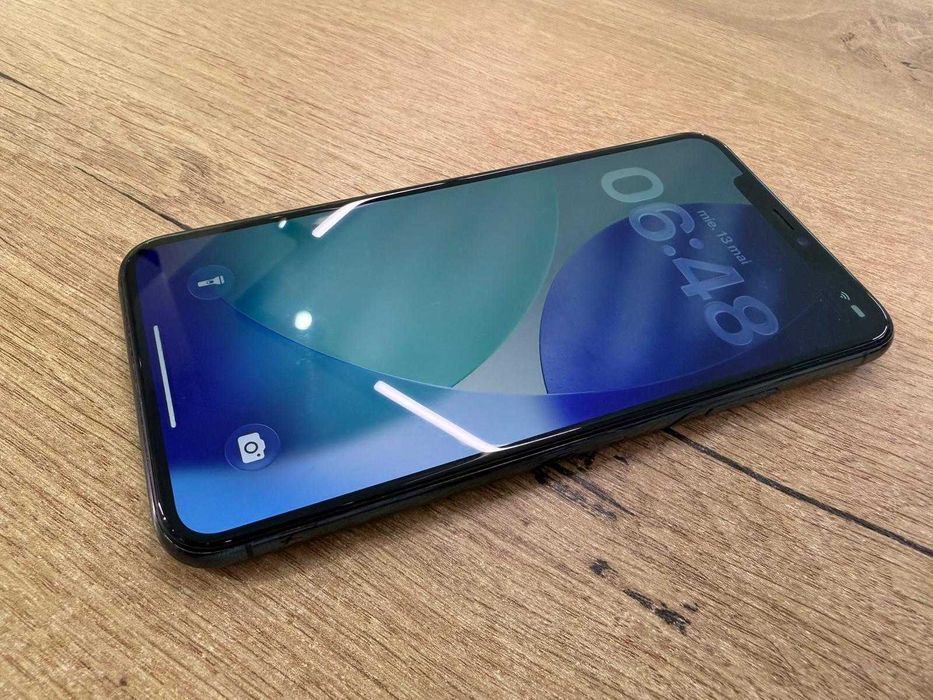 iPhone 11 Pro Max 64GB Midnight Green Neverlocked Face ID OK