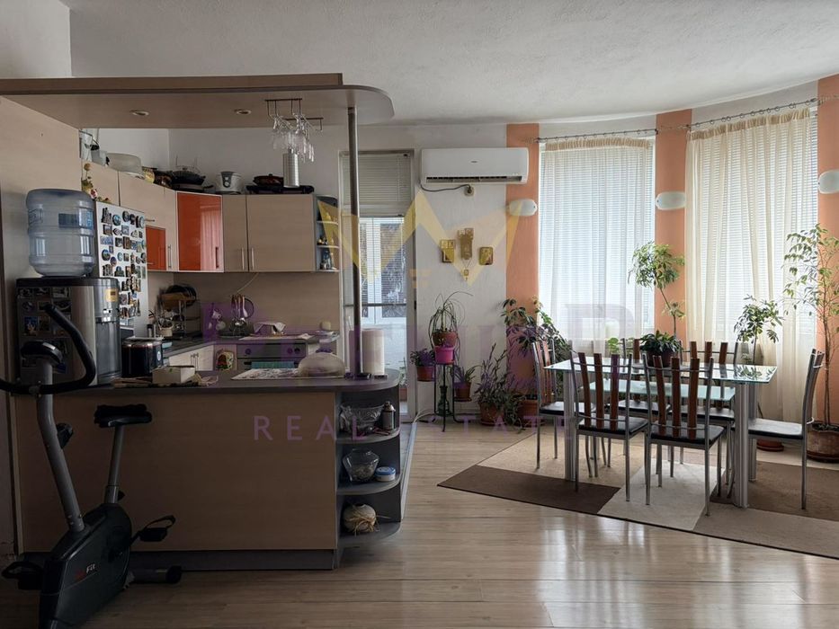 Продава се Къща в Приморско - 611 кв.м за 1350 €/кв.м - Снимка #3