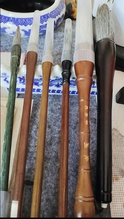 Интересные фарфоровые подставки для ручек кисточек.
длина 15см
высот