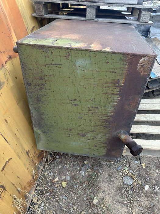 Металический бак