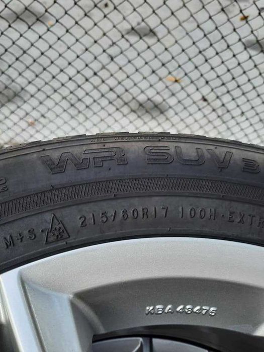 4 Броя 215/60/17 Nokian 2x8mm 2x6,8mm