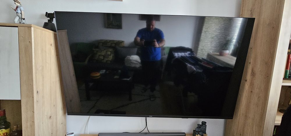 Vând TV Philips 165 cm