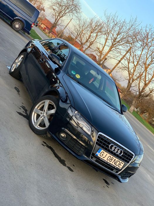 Audi a 4 B 8 TFSI 180 CP berlina , culoare negru .