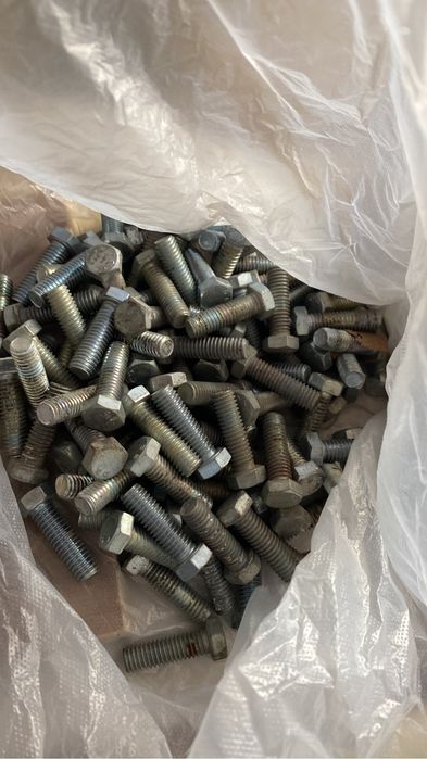 Болты гайки шпильки анкера