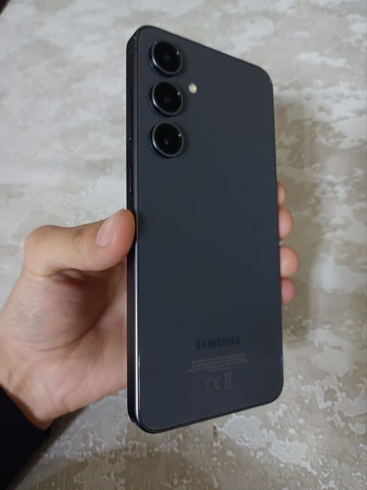 SAMSUNG S24 FE. 8/256gb.