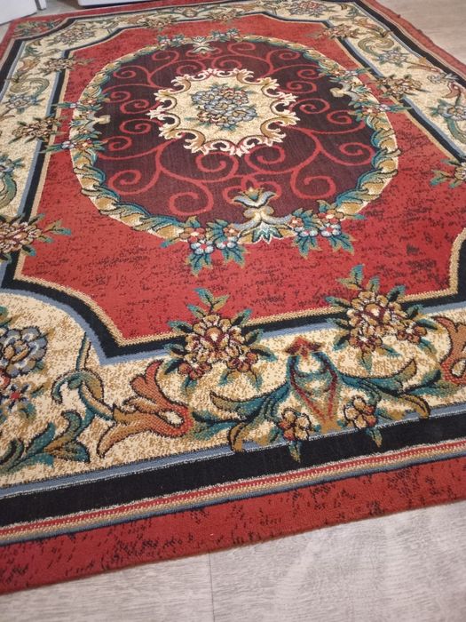 Продам Ковер размер 2 на 3 м.