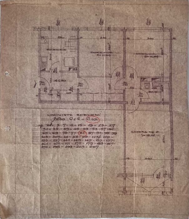 Sector 4 vis a vis de Mall Grand Arena, vand apartament cu 3 camere