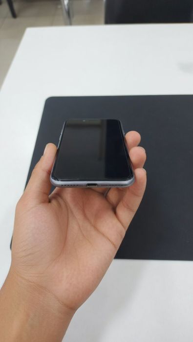 Продаю IPhone 11