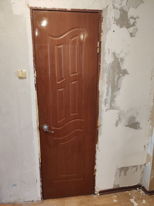 Продам Двери б/у