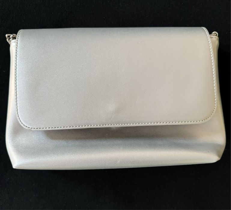 Сребриста чанта Pieces