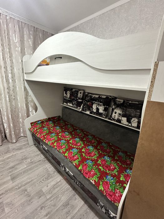 Продается двухярусная кровать